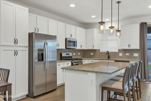 12077 E Bohlman Drive, Vail, AZ 85641