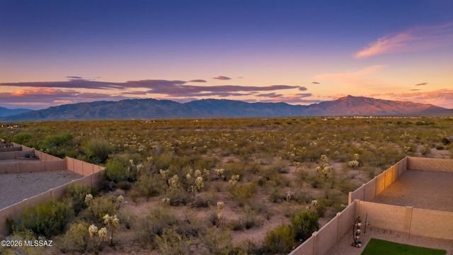 12077 E Bohlman Drive, Vail, AZ 85641
