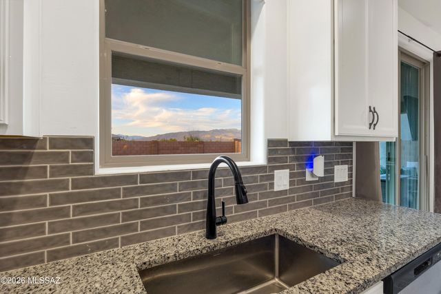 12077 E Bohlman Drive, Vail, AZ 85641