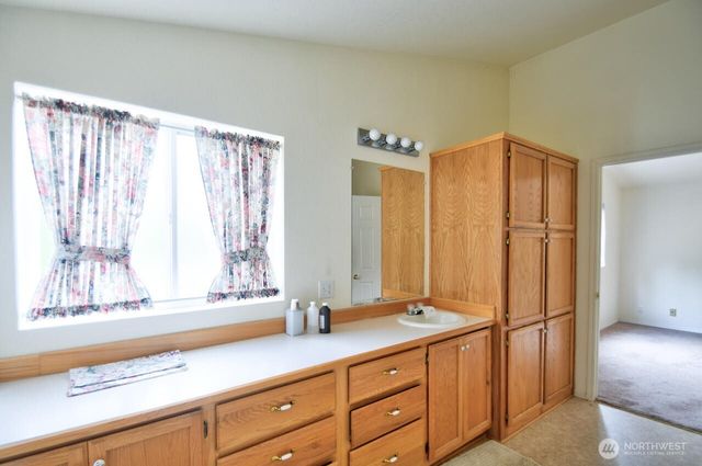 71 SE Lupine Court, Shelton, WA 98584