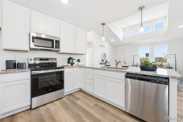 9043 Wilkie Station Street, St Charles, MO 63301