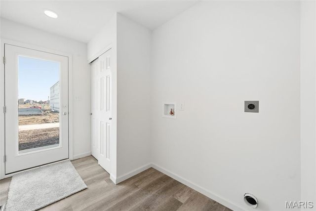 9043 Wilkie Station Street, St Charles, MO 63301