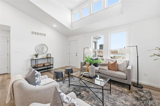 9043 Wilkie Station Street, St Charles, MO 63301