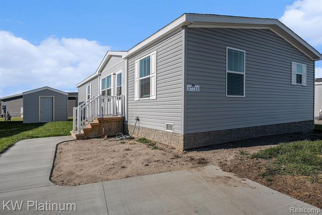 37723 Sandstone Trail, New Haven, MI 48048