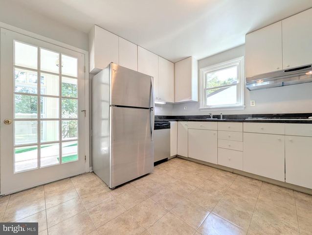 5725 NEVADA ST, College Park, MD 20740