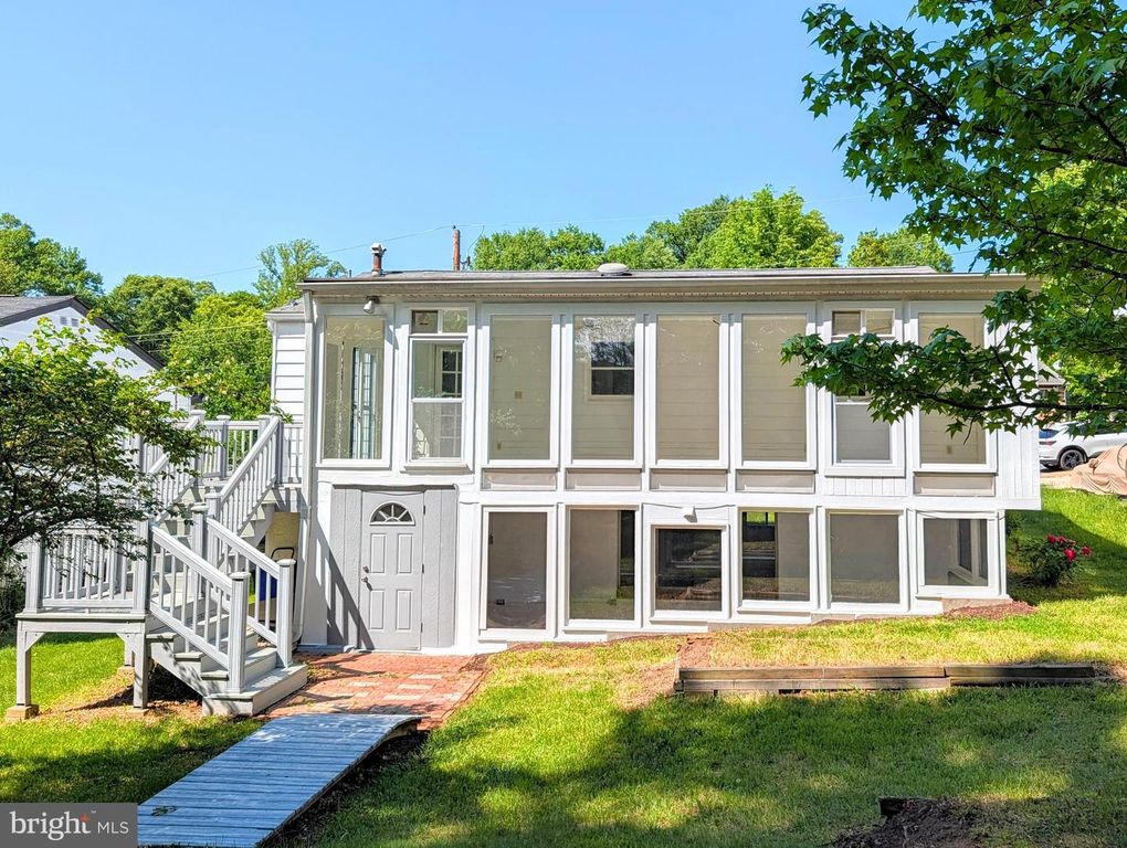 5725 NEVADA ST, College Park, MD 20740
