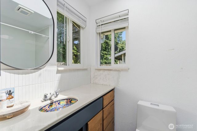 2410 Westlake Drive SE, Lacey, WA 98503