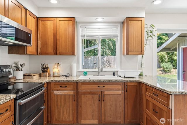 2410 Westlake Drive SE, Lacey, WA 98503