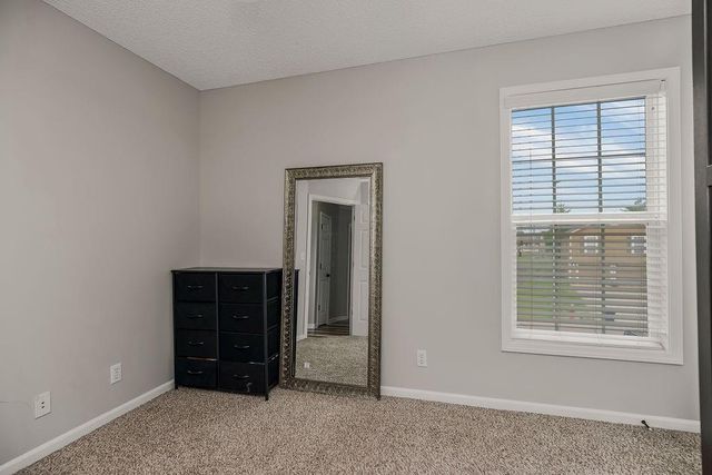 7514 N Lewis Avenue, Kansas City, MO 64158