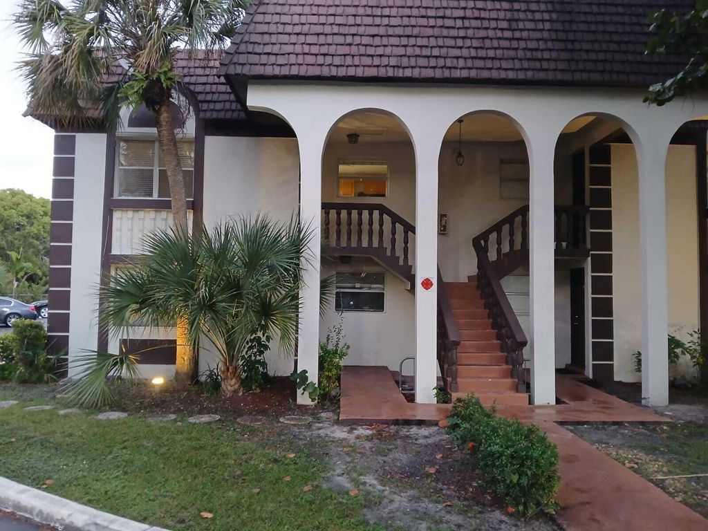 6185 NW 57th Street 201, Tamarac, FL 33319