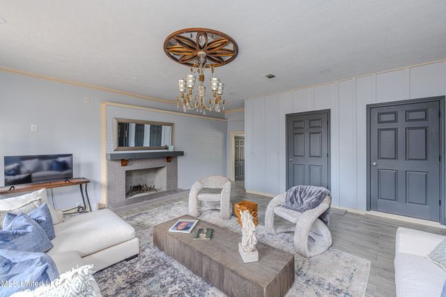 5854 Canton Park Drive, Jackson, MS 39211