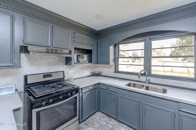 5854 Canton Park Drive, Jackson, MS 39211