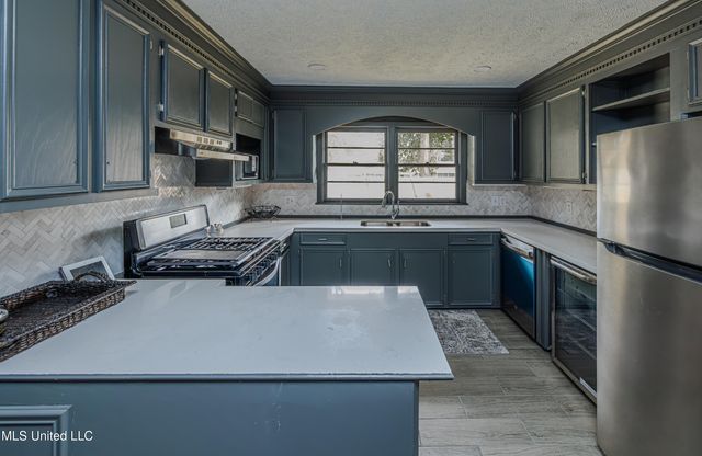 5854 Canton Park Drive, Jackson, MS 39211