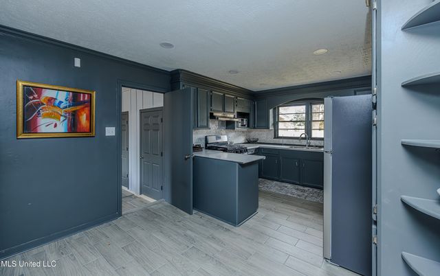 5854 Canton Park Drive, Jackson, MS 39211