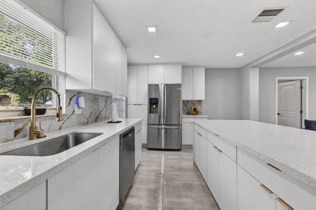 800 NW 6th Avenue, Pompano Beach, FL 33060