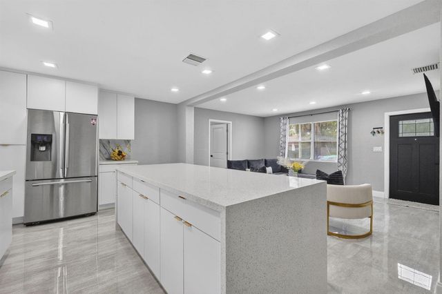 800 NW 6th Avenue, Pompano Beach, FL 33060