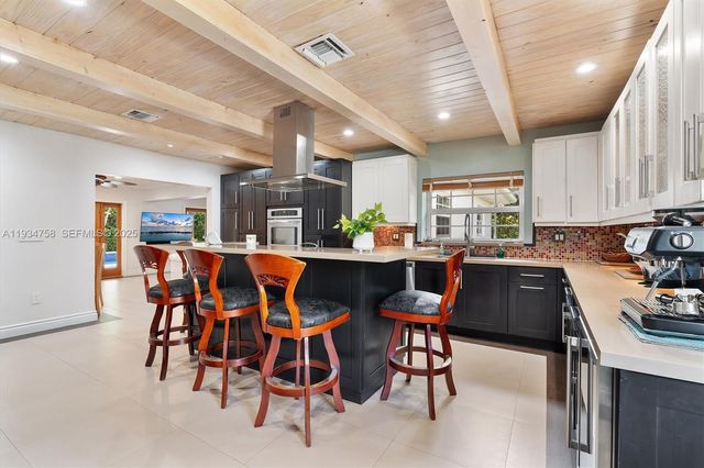 390 NE 103rd St, Miami Shores, FL 33138