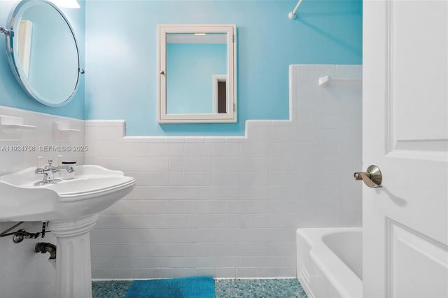 390 NE 103rd St, Miami Shores, FL 33138