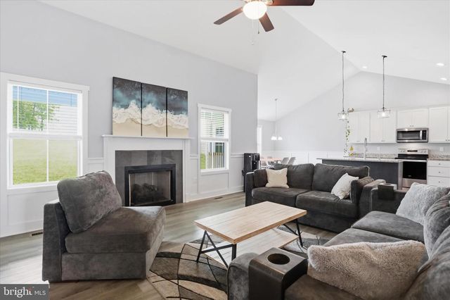 202 NAPLES WAY, Charles Town, WV 25414