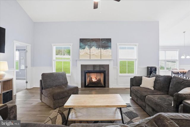 202 NAPLES WAY, Charles Town, WV 25414