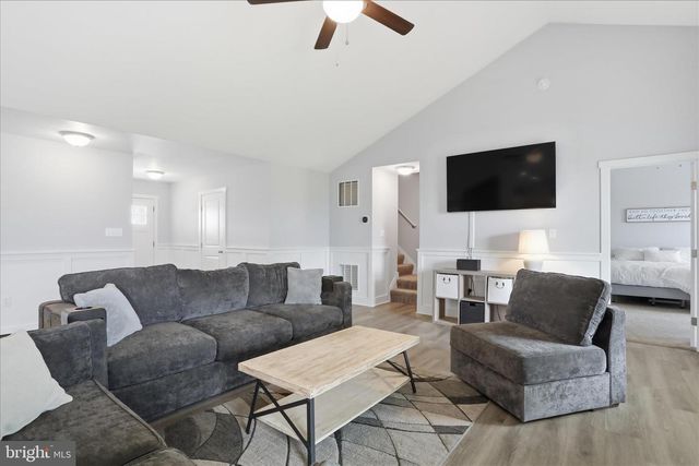 202 NAPLES WAY, Charles Town, WV 25414