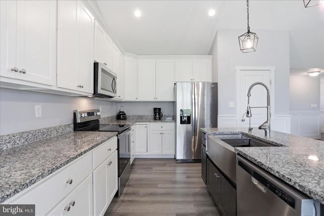 202 NAPLES WAY, Charles Town, WV 25414
