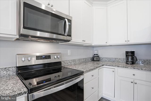 202 NAPLES WAY, Charles Town, WV 25414