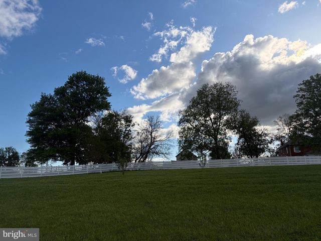 202 NAPLES WAY, Charles Town, WV 25414