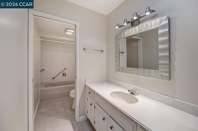 2589 Pine Knoll Dr 5, Walnut Creek, CA 94595