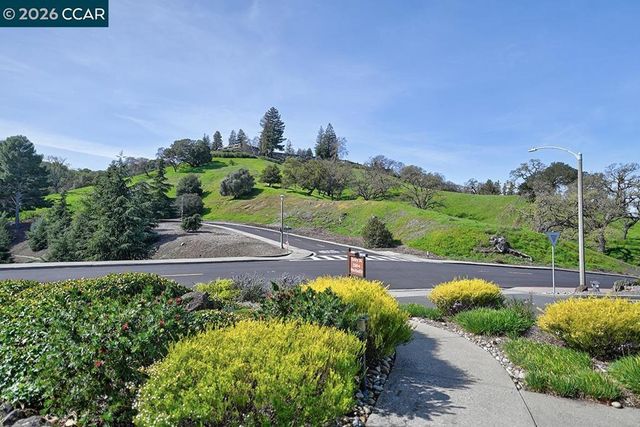 2589 Pine Knoll Dr 5, Walnut Creek, CA 94595