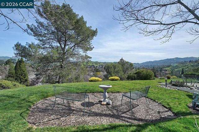 2589 Pine Knoll Dr 5, Walnut Creek, CA 94595