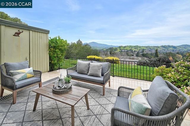 2589 Pine Knoll Dr 5, Walnut Creek, CA 94595