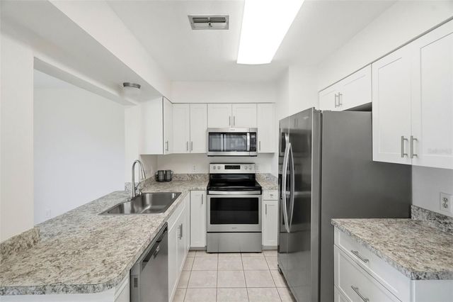 16602 BRIGADOON DRIVE, Tampa, FL 33618
