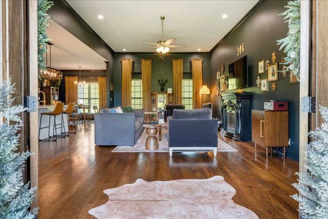 1301 Whiteside Hill Rd, Wartrace, TN 37183