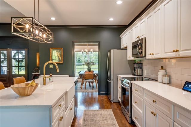 1301 Whiteside Hill Rd, Wartrace, TN 37183
