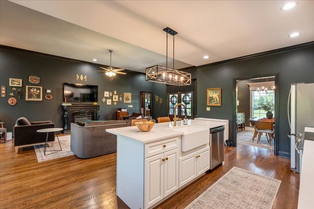 1301 Whiteside Hill Rd, Wartrace, TN 37183