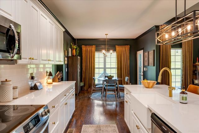 1301 Whiteside Hill Rd, Wartrace, TN 37183