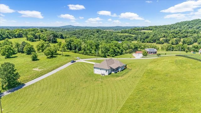 1301 Whiteside Hill Rd, Wartrace, TN 37183