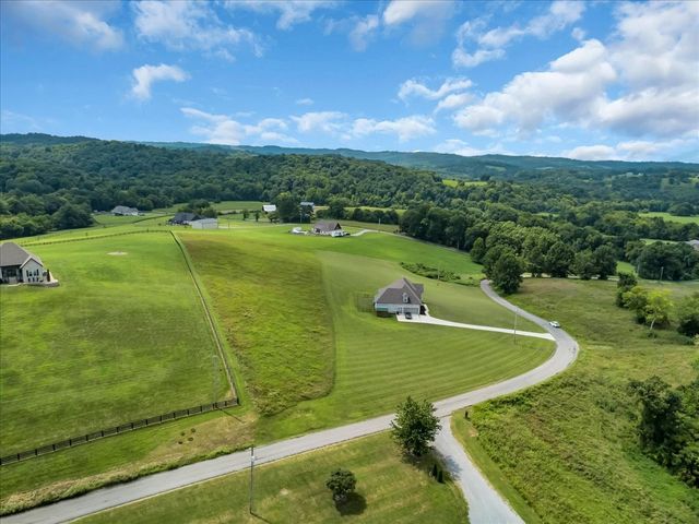 1301 Whiteside Hill Rd, Wartrace, TN 37183