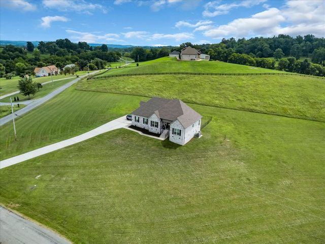1301 Whiteside Hill Rd, Wartrace, TN 37183