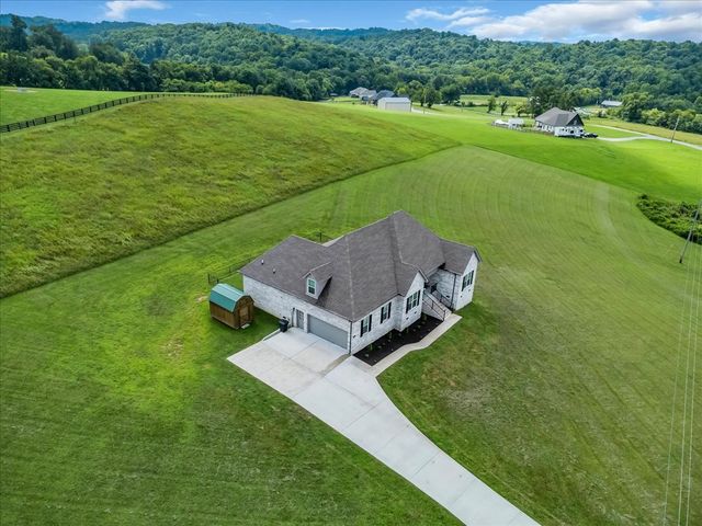 1301 Whiteside Hill Rd, Wartrace, TN 37183