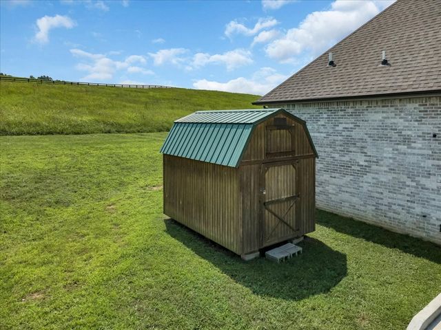 1301 Whiteside Hill Rd, Wartrace, TN 37183