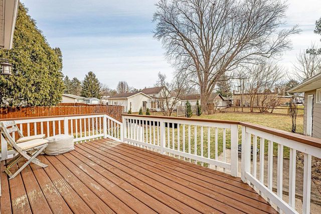 5807 WISCONSIN Street, Mcfarland, WI 53558