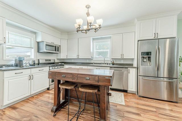 5807 WISCONSIN Street, Mcfarland, WI 53558