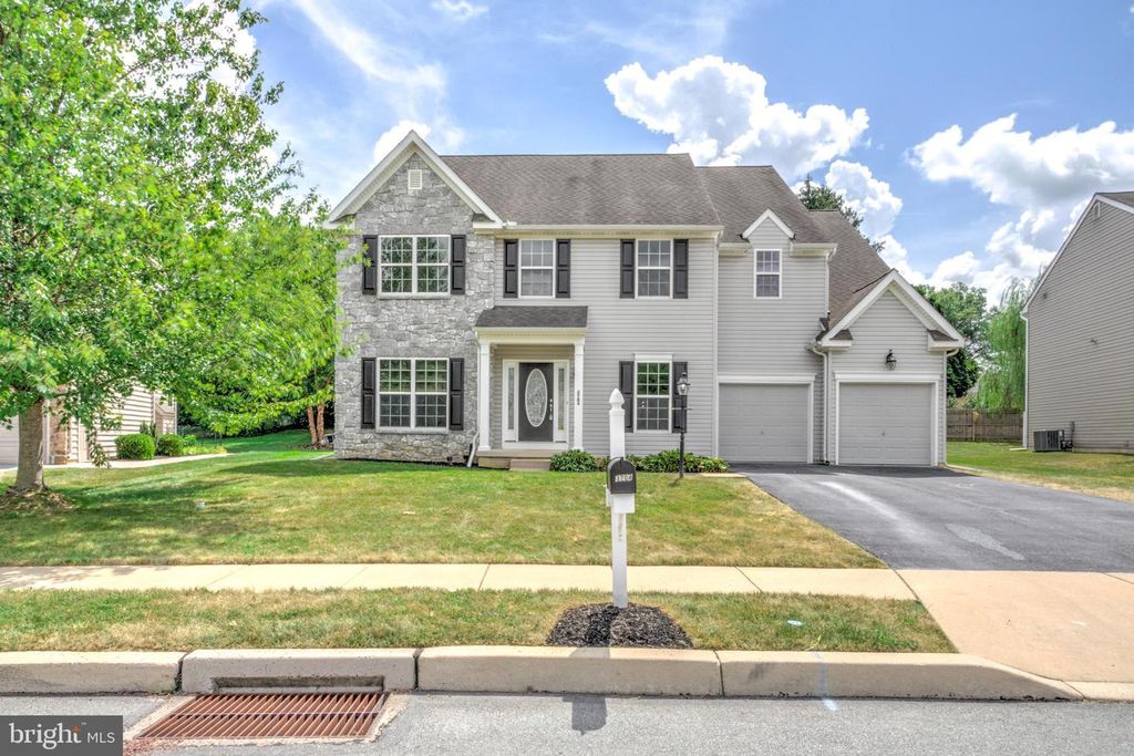 3704 SKIPTON CIR, York, PA 17402