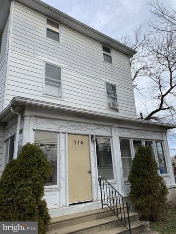 719 PEMBROKE AVE, East Lansdowne, PA 19050
