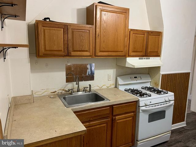 719 PEMBROKE AVE, East Lansdowne, PA 19050