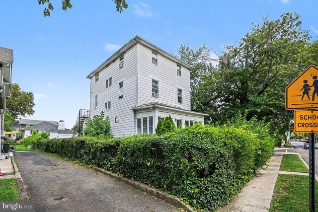 719 PEMBROKE AVE, East Lansdowne, PA 19050
