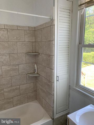 719 PEMBROKE AVE, East Lansdowne, PA 19050