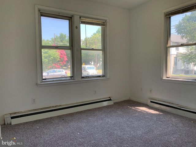 719 PEMBROKE AVE, East Lansdowne, PA 19050